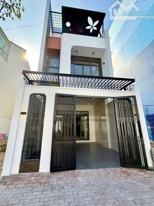Siêu Phẩm Nhà 5x20m Trang Bị Full Nội Thất Cao Cấp – Ngay TT Thủ Dầu Một