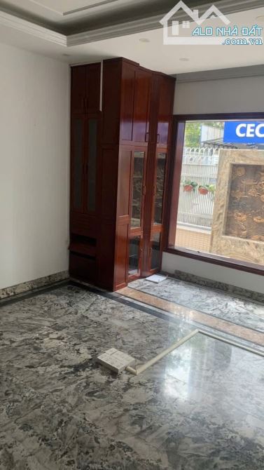 Cho thuê Biệt thự Văn Quán - Hà Đông ( Lô góc mặt tiền rộng)