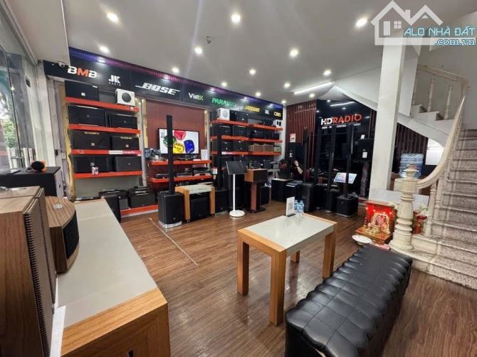 Cho thuê nhà mặt phố Trần Tử Bình - Nghĩa Tân, Cầu Giấy 40m x 7T giá 40 triệu, vỉa hè 4M