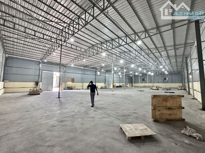 1410m kho xưởng  Ngọc Hồi cần cho thuê, container đỗ, xuất VAT, giá 105tr/th