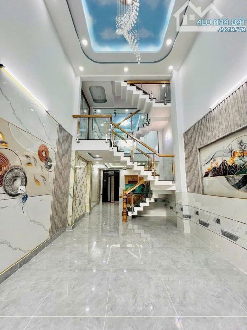 Bán nhà hẻm 8m Trường Chinh, phường 14, Tân Bình, 4x19m; 4 tầng