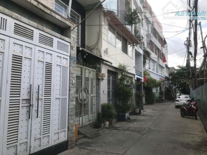 Bán nhà Võ Văn Kiệt 65.6m² 1 tầng – 14 tỷ – Hẻm ô tô, căn góc, Kinh doanh thuận lợi, Q1