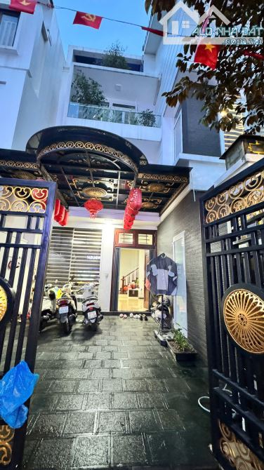 Cần Bán Biệt Thự KĐT Trung Văn ,Nam Từ Liêm ,Hà Nội , Dt 105m2 X4,5 Tầng Nhà đẹp