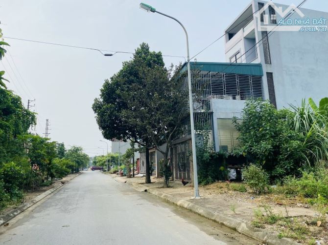 Bán 92m2 đất tái định cư Bắc Phú Cát, gần khu trường mầm non, giá chỉ hơn 6 tỷ