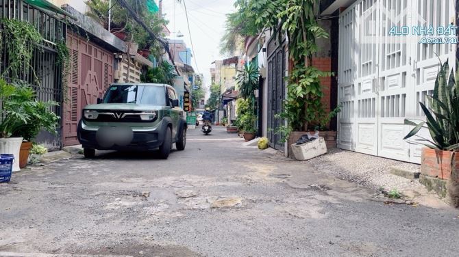 Bán gấp nhà hẻm ô tô • ngay Đại học Công Thương • Mua ở, đầu tư cho thuê,mở quán cf rất ok