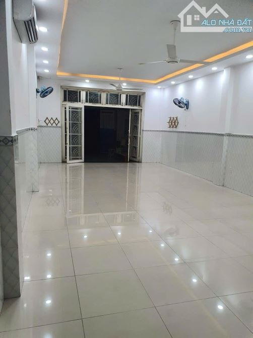NHÀ TRỆT 2 LẦU - 104 M2 - HOÀN CÔNG - NGAY TRƯỜNG CẤP 1,2,3 DĨ AN, TP.DĨ AN - Chỉ với 5.x