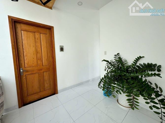 Căn góc 2 mặt tiền hẻm ô tô cách đường Bờ Đắp Vĩnh Hiệp cách 23/10 và Cầu Dứa 200m