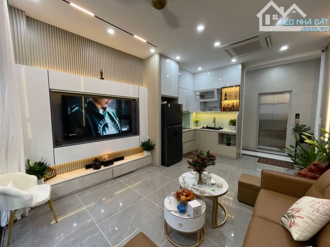 💥 NGUYỄN VĂN CỪ – 7 TẦNG THANG MÁY – 7 CHỖ VÀO NHÀ – FULL NỘI THẤT CHÂU ÂU