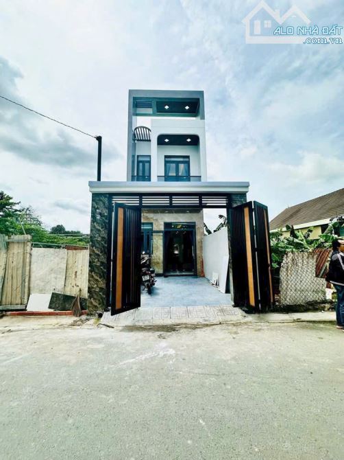 BÁN NHÀ 1 TRỆT 1 LẦU ĐẸP GIÁ TỐT – PHAN ĐĂNG LƯU, TP THỦ DẦU MỘT