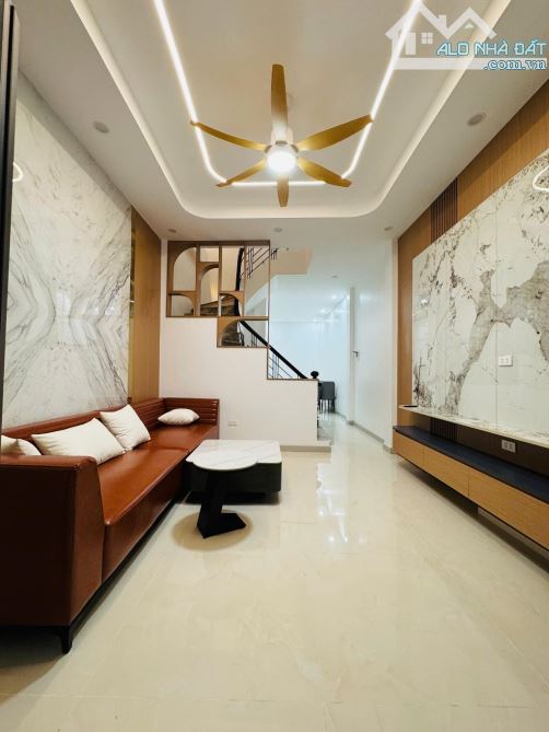 NHÀ ĐẸP THANH XUÂN - KHUNG CỘT CHẮC CHẮN - Ô TÔ TRÁNH - LÔ GÓC - 3 THOÁNG - chỉ 4.5ty