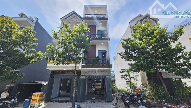Bán nhà mới 1T2L 4x16.5m hoàn công, đường N2 KDC Phú Hồng Thịnh 8, full nội thất