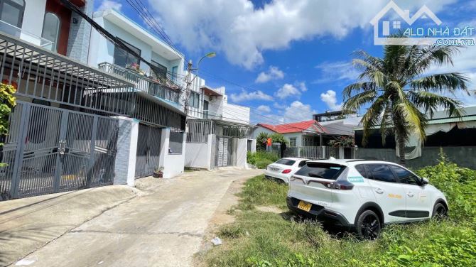 Cắt Bán Lô Đất Ngang 5.2m Đường Thông Oto Tại Vĩnh Ngọc Nha Trang Gần Sông Thoáng Mát