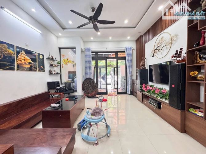 💥 BÁN ĐẤT TẶNG NHÀ MẶT TIỀN NGÃ 4 LÊ ĐỘ - GẦN BIỂN – VỊ TRÍ KINH DOANH ĐẮC ĐỊA! 💥