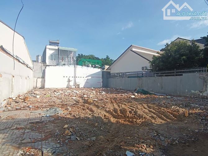 Bán đất Phú Lợi, Tp HCM, nhánh hẻm đường Nguyễn Bình. Nay trung tâm Tp TDM cũ