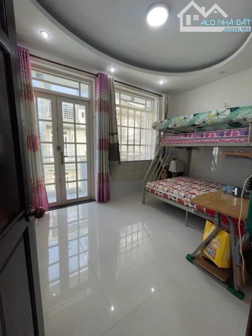 Nhà đẹp 2 mặt tiền HXH Phú Nhuận, hẻm thông, 56m2, BTCT, nội thất đẹp, SHR, khu an ninh