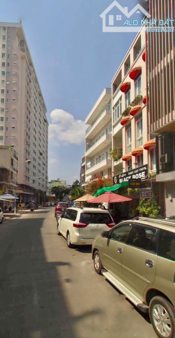 Bán Nhà CHDV 2MT Nguyễn Ngọc Phương P19 BT, DT 8x16 CN 106m2, KC 5T TM, Giá 41.8 tỷ