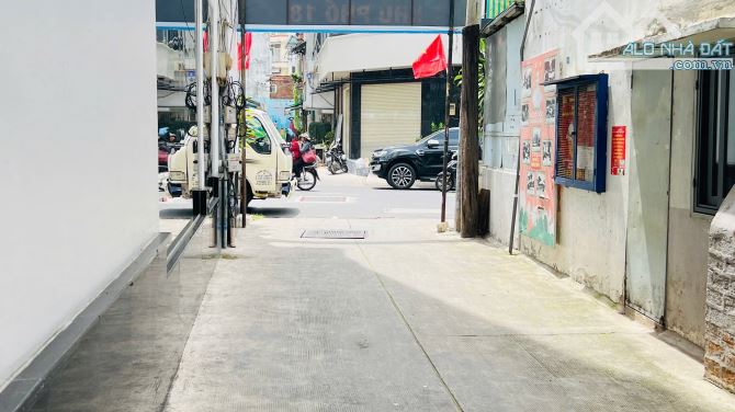 Bán Nhà 5 tầng , Hẻm Xe Hơi Quận 5. Giá 10 tỷ