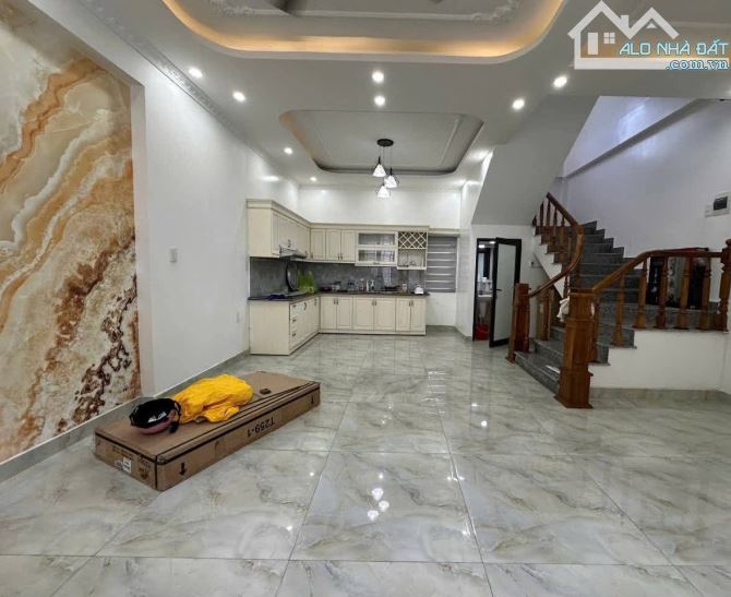 Bán nhà tại Đông Khê, Đong Khê, Ngô Quyền. 47m²tb, 3,5 tâng, giá 3,35 tỷ.