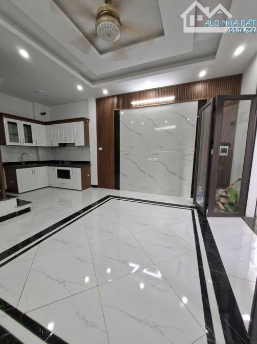 💫👉 BÁN NHÀ 5 TẦNG PHÚC LỢI, LONG BIÊN  💥👉DT:** 42/50m²  🌟👉Giá:** Hơn 6 tỷ