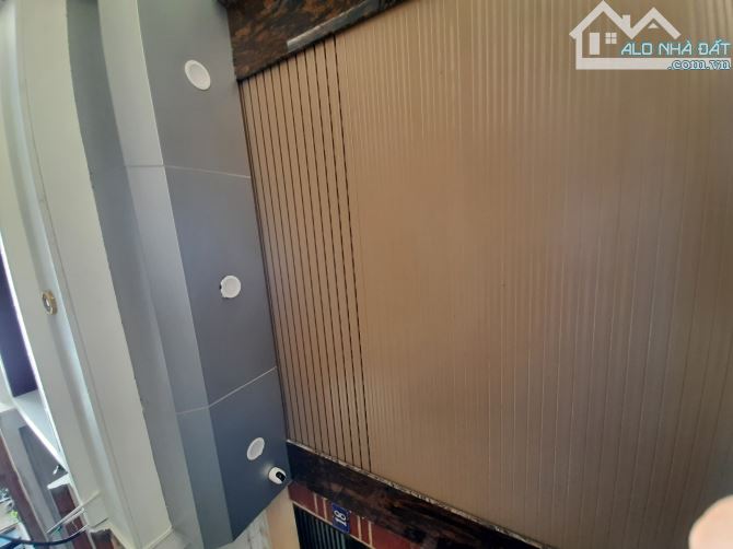 Hiếm nhà 4 ngủ, 6 tầng ở Khâm Thiên, Đống Đa, 38m2, giá lại hợp lý không ngờ