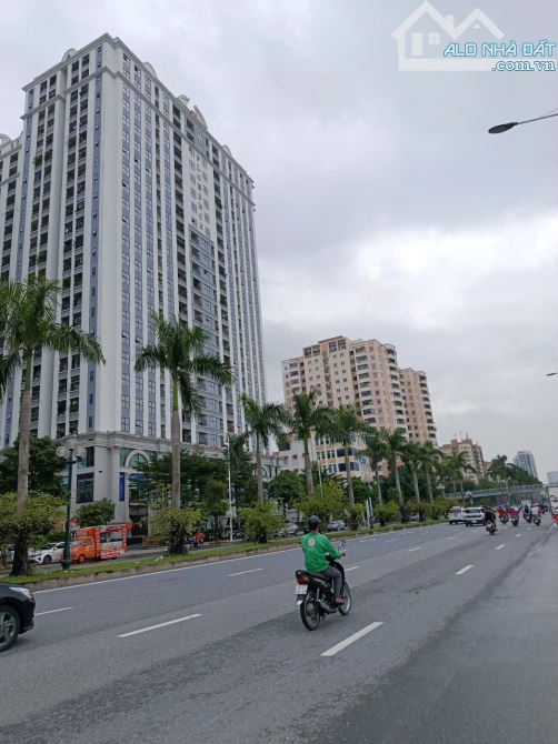 Căn hộ cao cấp Trung Tâm Mỹ Đình full nội thất có slot oto