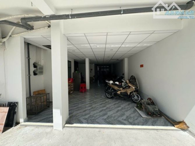 Bán căn hộ dịch vụ Bình Tân, đường số 4, 232m2, 5 lầu, giá nhỉnh hơn định giá bank 1 xíu
