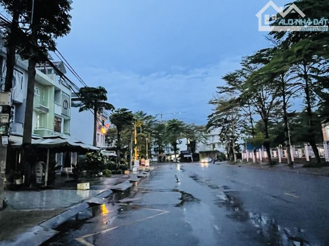 Đất mặt tiền Quận 8, 5x24, 120m2