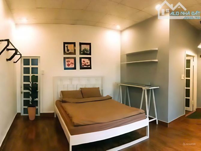 NHÀ CẤP 4 ĐƯỜNG RỘNG - OTO TRÁNH NHAU - NGAY TRUNG TÂM ĐƯỜNG NGÔ THÌ SỸ - RỘNG 70M2