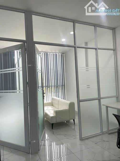 Cho Thuê Văn Phòng Đường Thân Nhân Trung Phường 13 Quận Tân Bình DT 80m2 giá 18 triệu