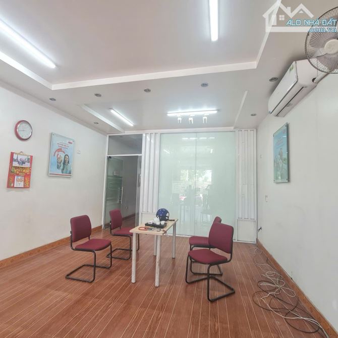 👨‍👩‍👦 Gia Chủ chuyển hướng kinh doanh nên cần bán nhà 5 tầng . Ngay Ngã Tư Đông Côi - T