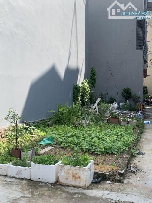 Bán mảnh đất 62m2, Trâu Quỳ, sổ vuông đẹp, 6tỷ7, oto ngủ trong đất, gần chợ, công viên,..
