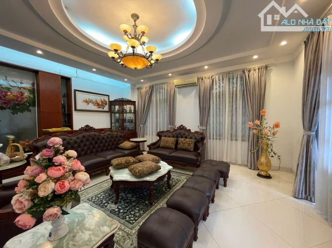 bán biệt thự góc 2 mặt tiền 18x25  hoàn thiện, khu dân cư cao cấp nhất thành phố Biên Hòa