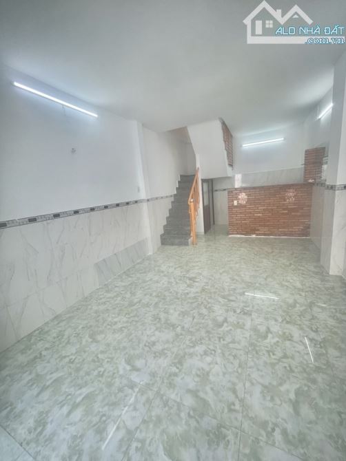 Bán Nhà 2 Tầng Lò Gốm, P.8, Q6 – 2PN 2WC, SHR, 3,85 Tỷ – Vị Trí Đắc Địa