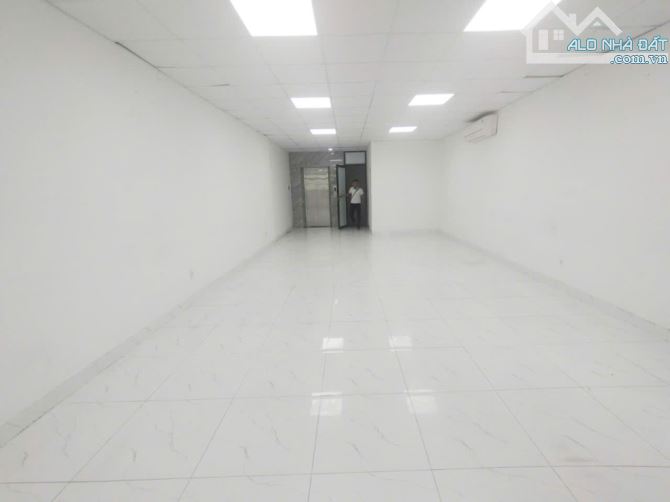 cho thuê nhà KĐT Galaxy Vạn Phúc. DT 100m2, 6 tầng thang máy, điều hòa âm trần
