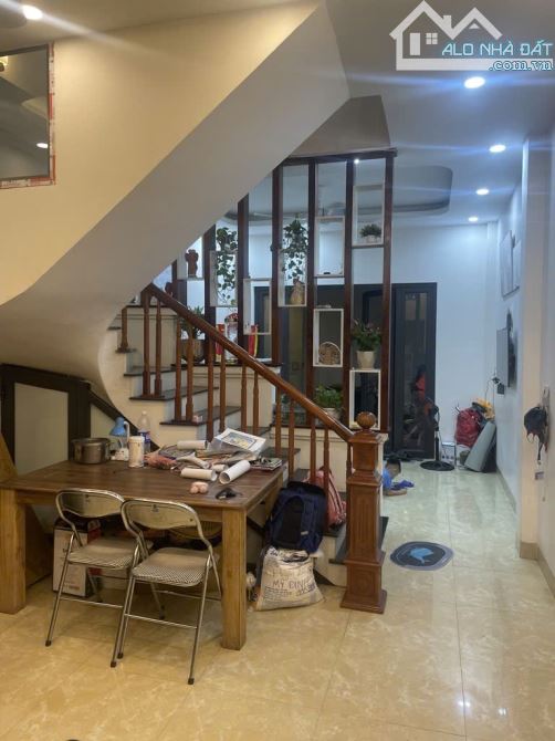 Hiếm lô góc Hoàng Hoa Thám gần phố ngõ thông kinh doanh 48m² x 5 tầng hơn 10 tỷ
