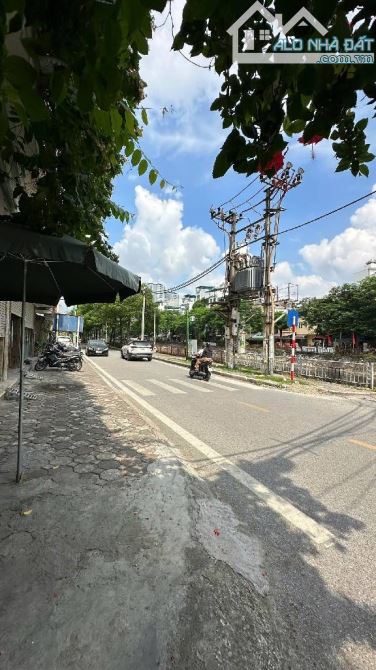 Bán nhà phố Giáp Nhị ngõ thông, 10m ra oto tránh. DT 40mx5T, MT 3.8m