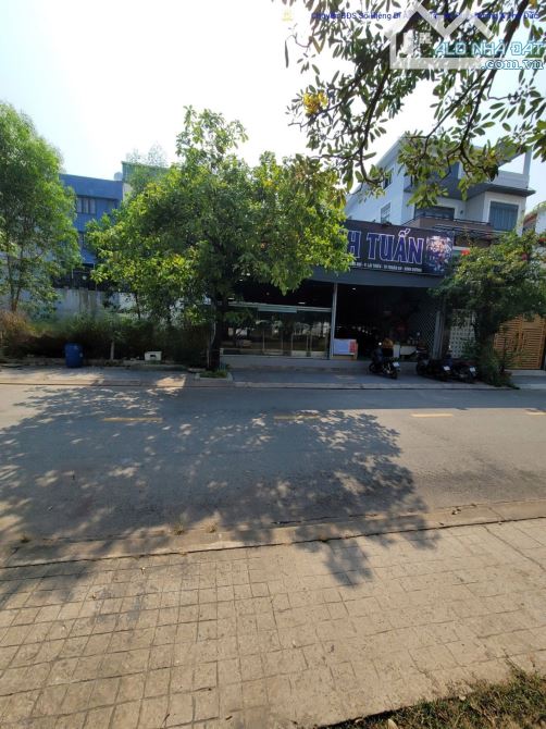Bán đất kế công viên 10x20m, đường N3 KDC The Seasons p.Lái Thiêu, đang thuê 15tr/th