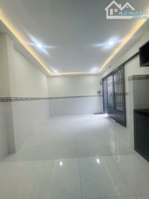 Nhà gần hxh - SHR - Không quy hoạch - Không lộ giới - Hướng Tây