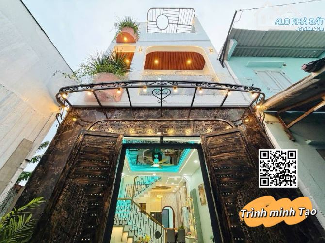 nhà đẹp 3 tầng. full nội thất. công chứng ngay