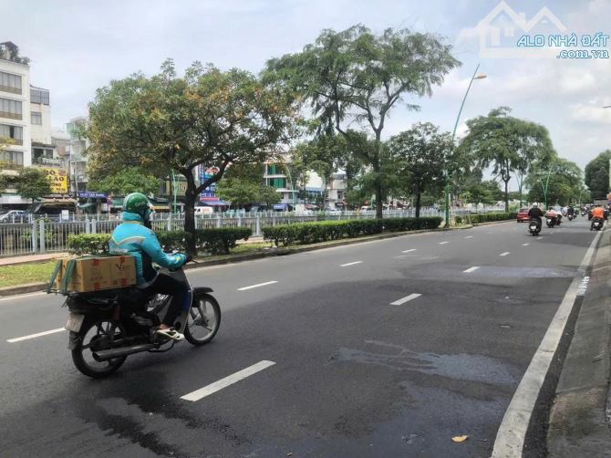Chính Chủ Bán Nhà Lê Văn Sỹ Q3 – 59m² ngang 5,6m, 2 Tầng + Lửng, Ô Tô Vào Nhà, Giá 11.5 Tỷ
