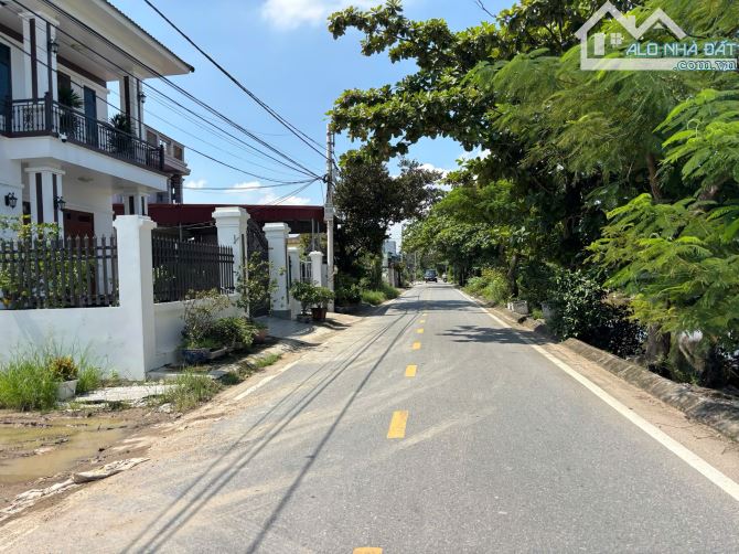 Bán đất mặt đường Tràng Cát thông thẳng ra Vin NOXH diện tích 100m2 giá 34,5tr/m2.