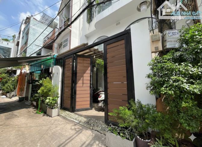 CẦN THANH KHOẢN GẤP - GIẢM SÂU! Nhà 3 tầng mới đẹp Hoàng Hoa Thám, 4.1*16m, vào ở ngay.