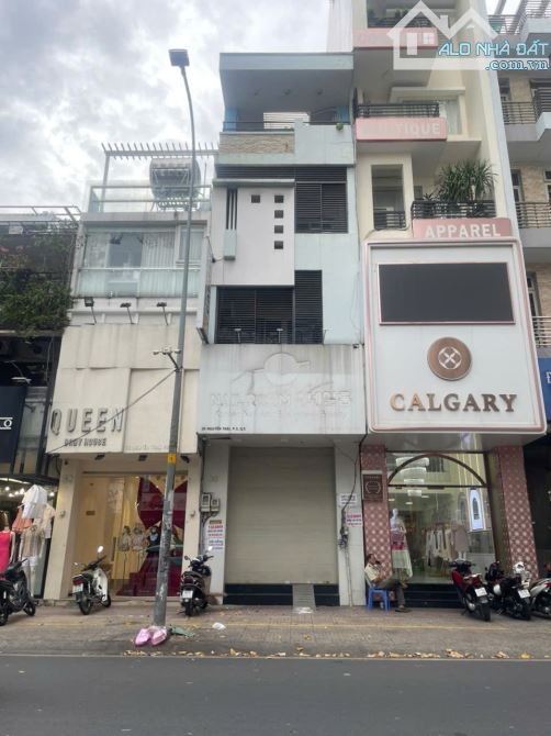 Bán Nhà Siêu Vị trí Mặt Tiền 30-32 Nguyễn Trãi Phường 3 Quận 5 dt 7.5 x 26M giá 65 tỷ