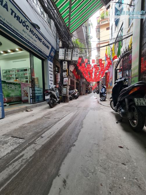Bán nhà ngõ 173 Hoàng Hoa Thám quận  Ba Đình - Sổ 43m2 - 5 tầng - MT 5m - Ngõ 3M.