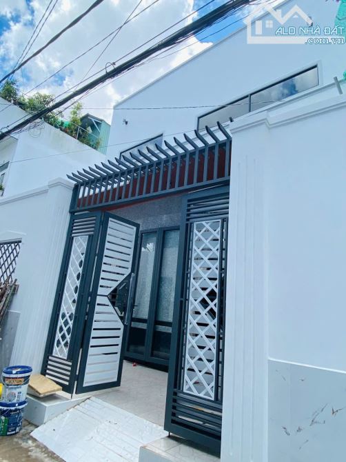 nhà bán 1 trệt 1 lửng rộng, hẻm 98 đường trần hưng đạo, giá bán 4,9 tỷ