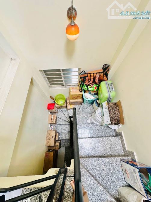 Nhà 4 tầng , hẻm thông , Nguyễn Ngọc Lộc quận 10