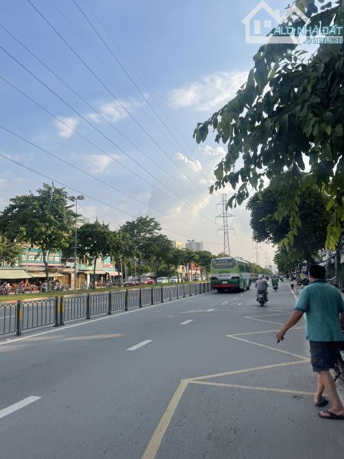Bán MT Kinh Dương Vương,P.12,Q.6 - DT: 9x30m(CN: 262m2)CT: Hầm + 10 tầng - Gía: 62 tỷ