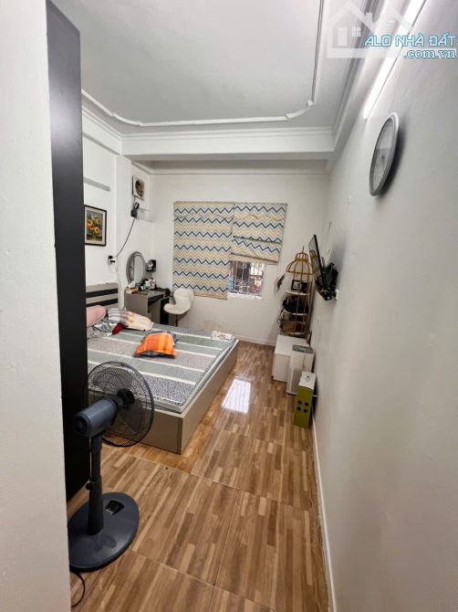 Cho thuê nhà kinh doanh,vp Láng Hạ, 50m2, 4 tầng, 5 ngủ, 17 triệu