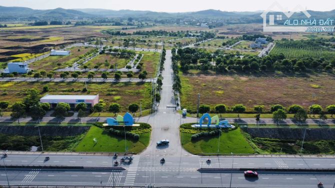 Bán lô góc trục thông dự án Khu DV hỗn hợp VSIP Quảng Ngãi giá chỉ hơn 9 triệu/m2