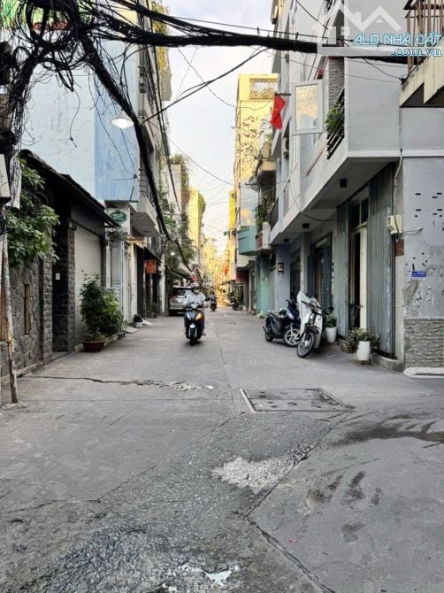 BÁN NHÀ HẺM XE HƠI PHAN ĐÌNH PHÙNG PHÚ NHUẬN - GIÁ 4TỶ390